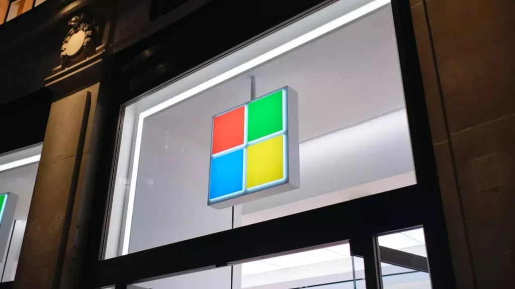 GenjiTalkGames - Microsoft's Q1 FY25 revenue grew 16% to $65.6 billion, beating projections. Cloud computing, AI, and gaming drove growth, with Intelligent Cloud up 20% and Xbox content services surging 61%. #MicrosoftEarnings #CloudComputing