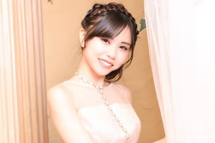 GenjiTalkGames - Miyu Otomo: Pro League of Legends player, model, & Miss JK Contest finalist! This 17-year-old gamer shattered gender barriers in Japan's esports scene. #LeagueOfLegends #Esports #Japan