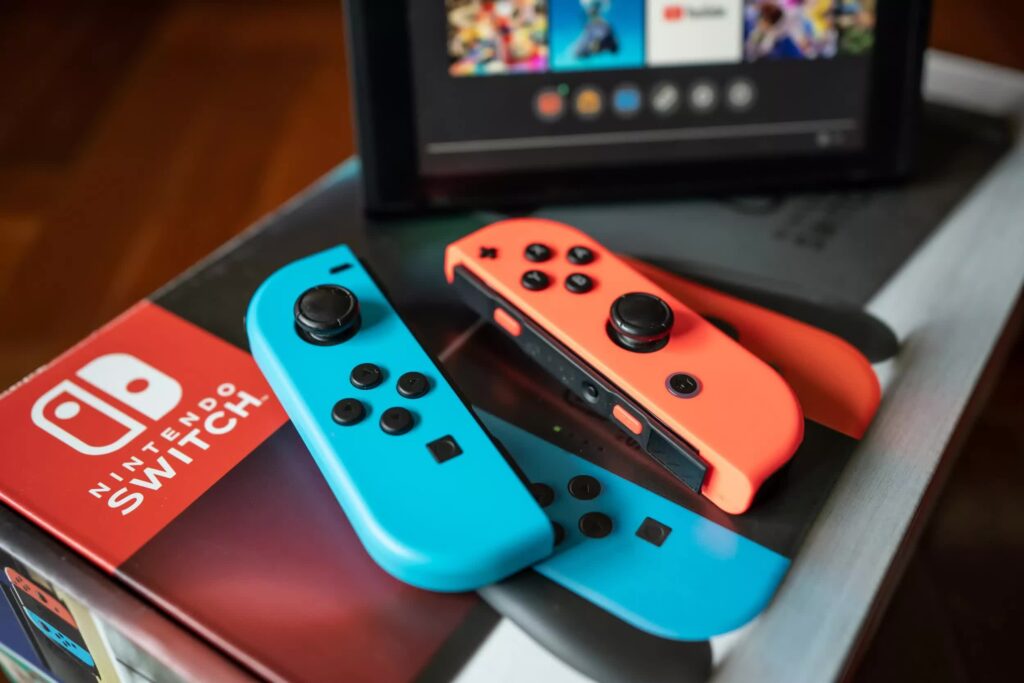 GenjiTalkGames - Japanese man arrested for selling modded Nintendo Switches with pirated games. Nintendo clarifies emulation legality, highlighting distribution of copyrighted software as illegal. #NintendoSwitch #Piracy #Emulation